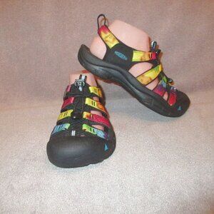 Keen Newport Retro Sandals Size 8.5 Rainbow Tie Dye Closed Toe Waterproof Hiking